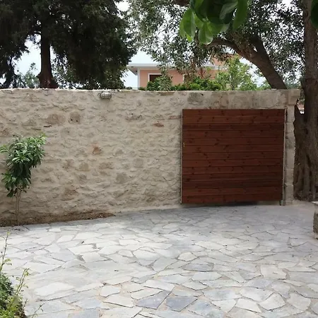 Beloussi Zakynthos * Kypseli