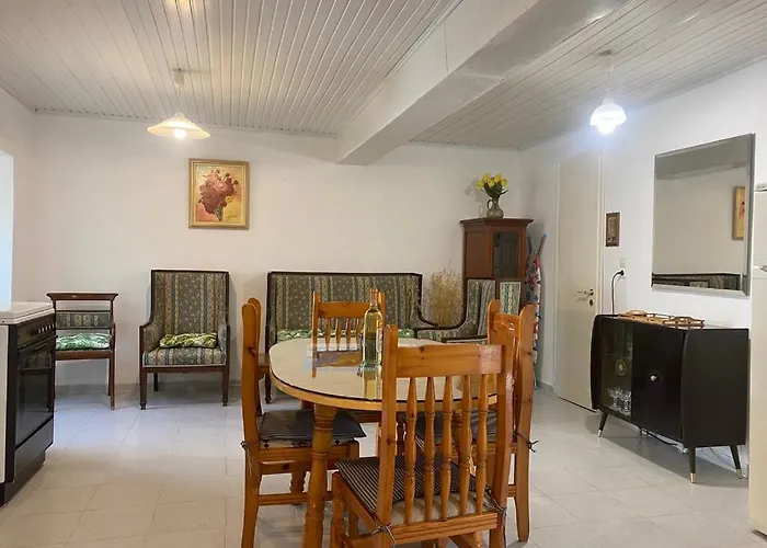 Beloussi Zakynthos Kır Evi *